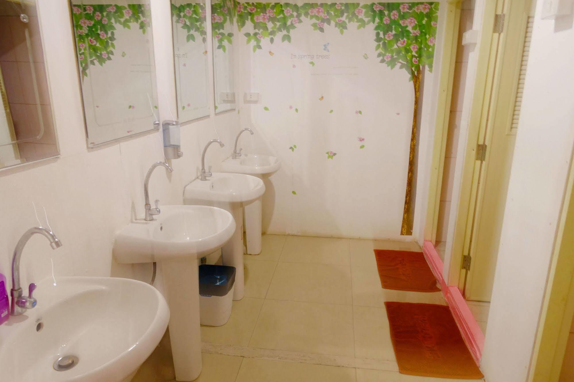 1Sabai Hostel Bangkok Bagian luar foto
